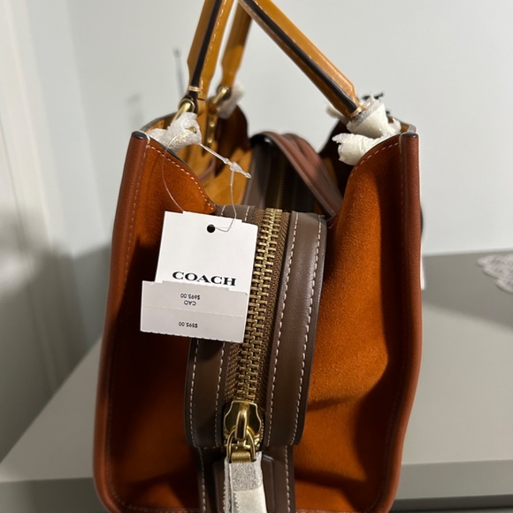 COACH - Picture 2 of 2